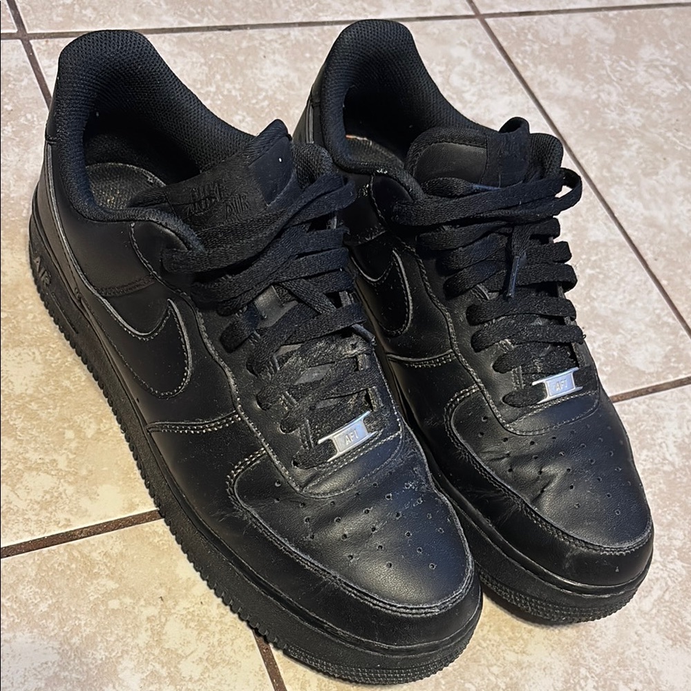 Nike Air Force Men's Black Sneakers